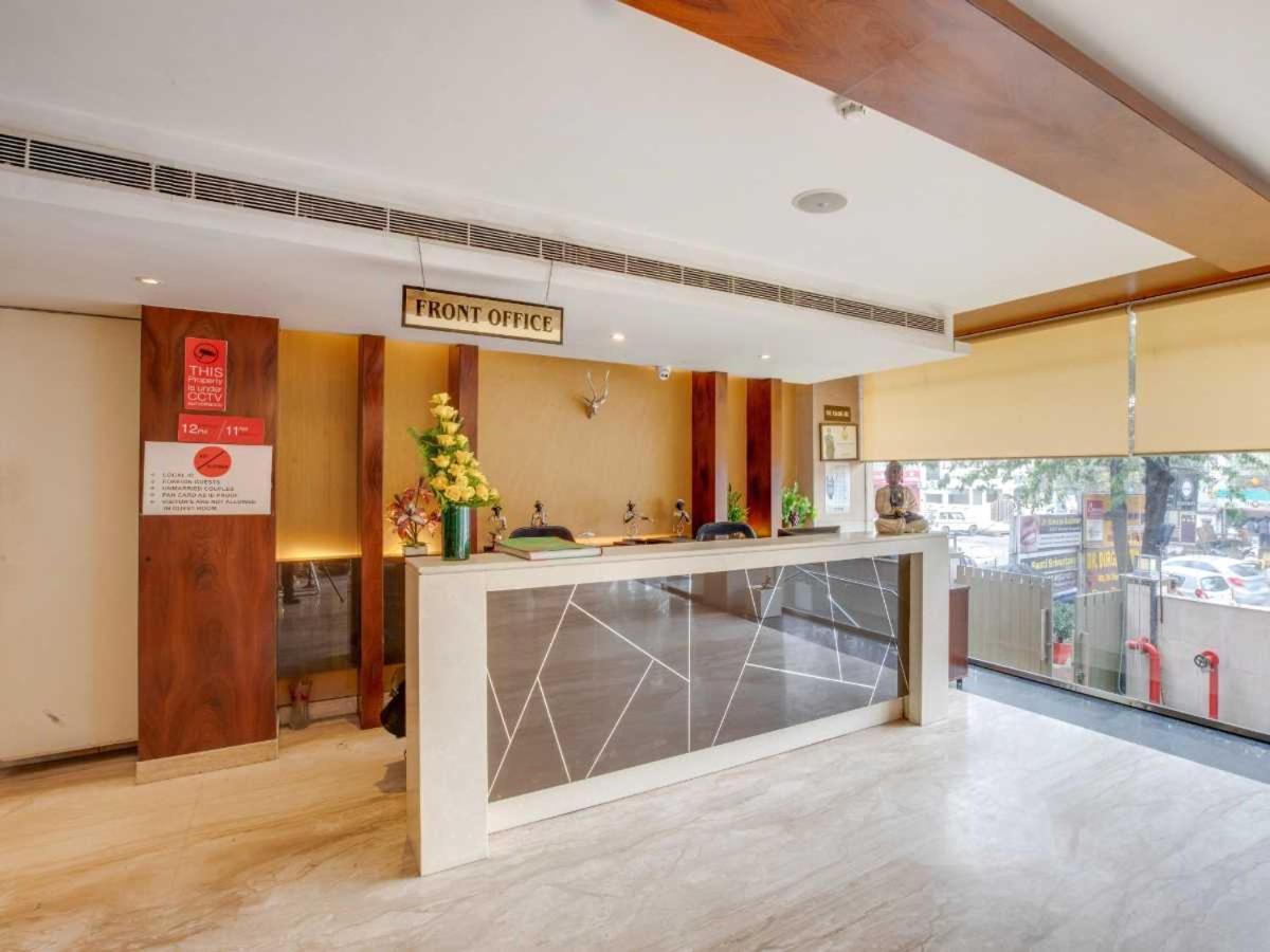 Hotel Sandstone Inn Lucknow Exteriör bild