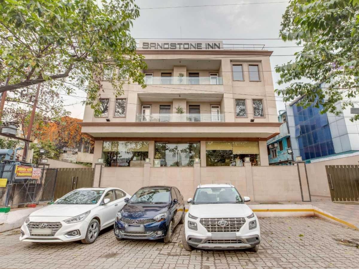 Hotel Sandstone Inn Lucknow Exteriör bild